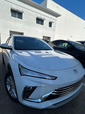 Summit White 2025 Buick Envista Preferred FWD