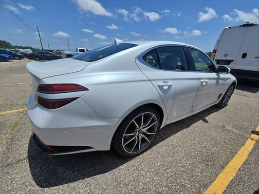 2024 Genesis G70 2.5T RWD