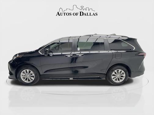 2023 Toyota Sienna XLE 8 Passenger
