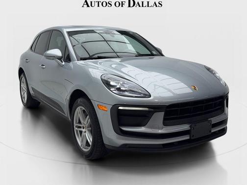 Dolomite Silver Metallic 2022 Porsche Macan Macan