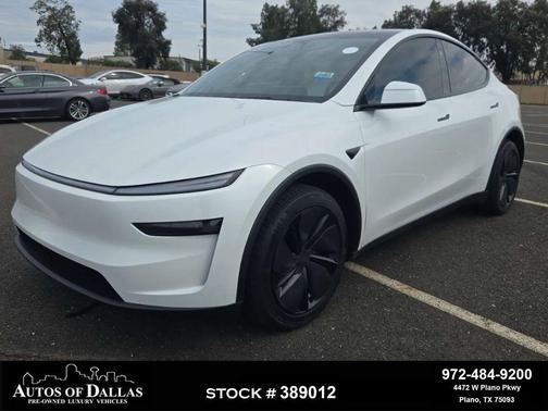 Pearl White Multi-Coat 2026 Tesla Model Y Standard Rear-Wheel Drive