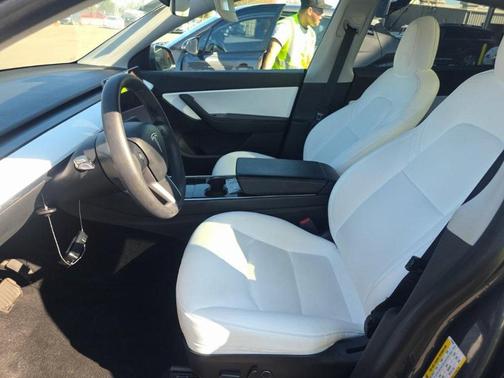 2021 Tesla Model Y Standard Range Rear-Wheel Drive