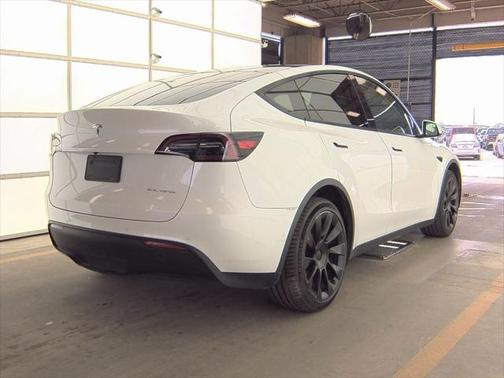 2022 Tesla Model Y Long Range Dual Motor All-Wheel Drive