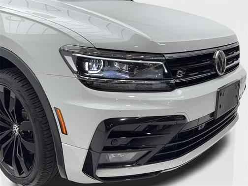 2021 Volkswagen Tiguan 2.0T SE R-Line Black