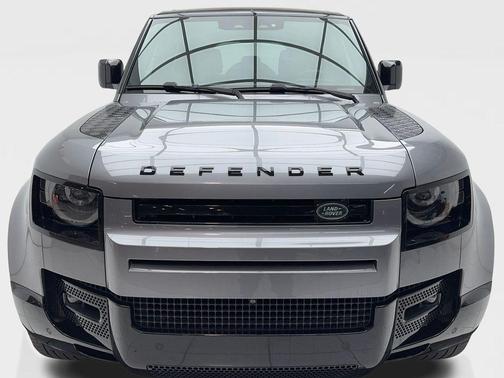 2024 Land Rover Defender 110 P400 X-Dynamic SE