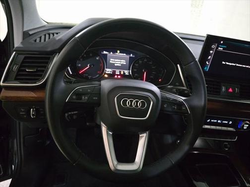 2023 Audi Q5 45 S line Premium