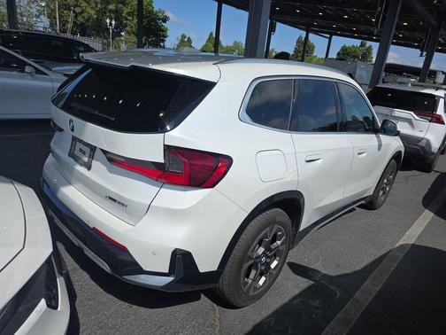 White Metallic 2025 BMW X1 xDrive28i