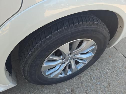 2015 INFINITI QX80 Base