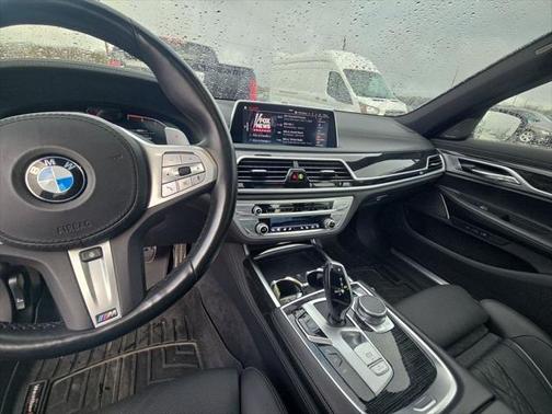 2021 BMW 750 i xDrive