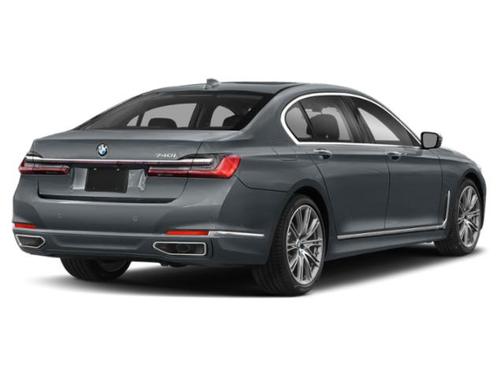 2022 BMW 740 i