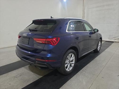 2022 Audi Q3 45 S line Premium