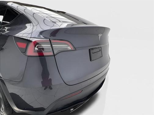 2024 Tesla Model Y Long Range Dual Motor All-Wheel Drive
