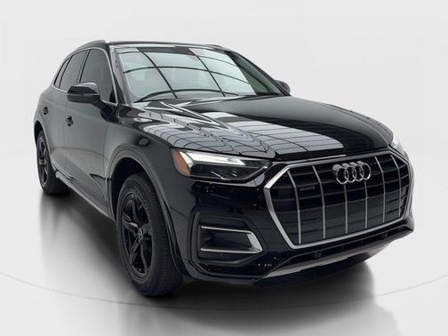 Brilliant Black 2023 Audi Q5 40 Premium