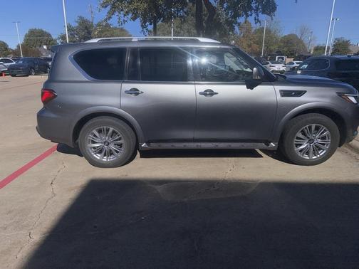 2018 INFINITI QX80 Base