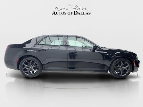 Gloss Black 2021 Chrysler 300 Touring