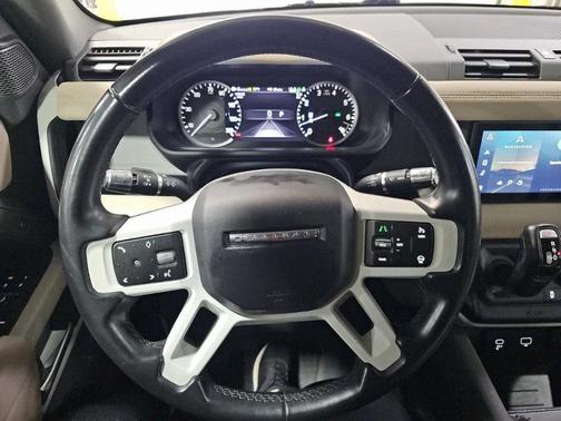 2022 Land Rover Defender 110 SE