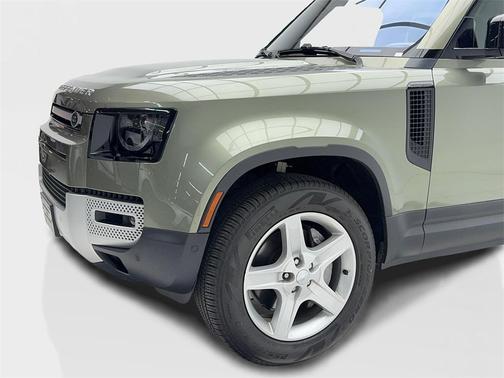 2022 Land Rover Defender 110 SE