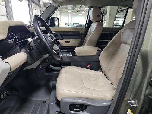 2022 Land Rover Defender 110 SE