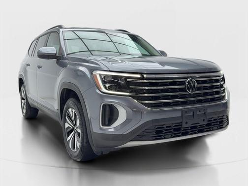 Platinum Gray Metallic 2024 Volkswagen Atlas 2.0T SE