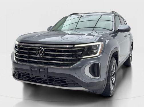 Platinum Gray Metallic 2024 Volkswagen Atlas 2.0T SE