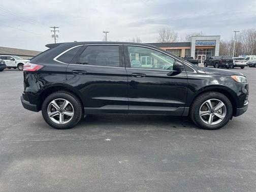 Agate Black Metallic 2023 Ford Edge SEL