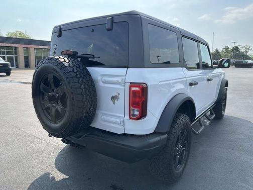 Oxford White 2023 Ford Bronco Black Diamond