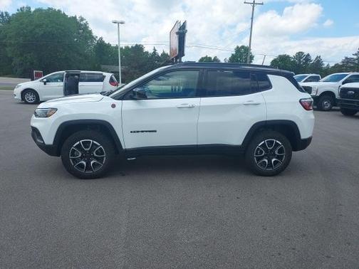 2025 Jeep Compass Trailhawk