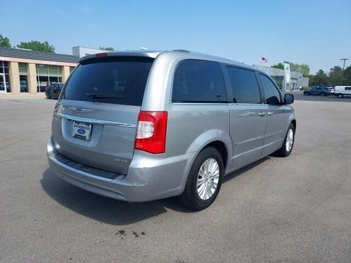 2013 Chrysler Town & Country Limited