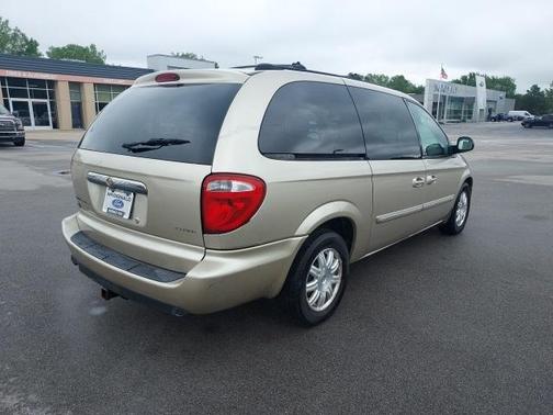 2005 Chrysler Town & Country Touring
