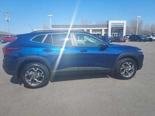 2024 Chevrolet Trax LT