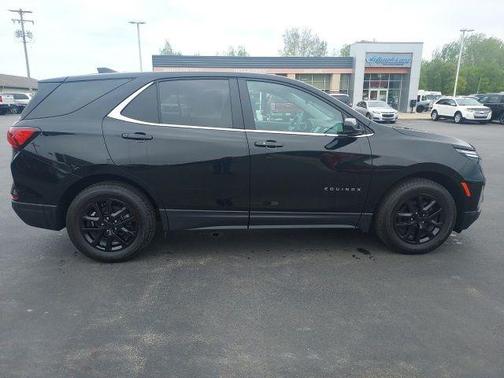 Mosaic Black Metallic 2024 Chevrolet Equinox LT