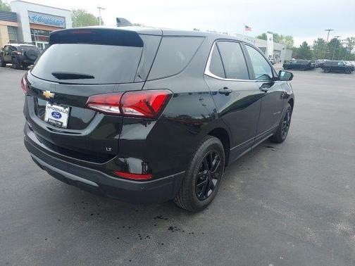 Mosaic Black Metallic 2024 Chevrolet Equinox LT