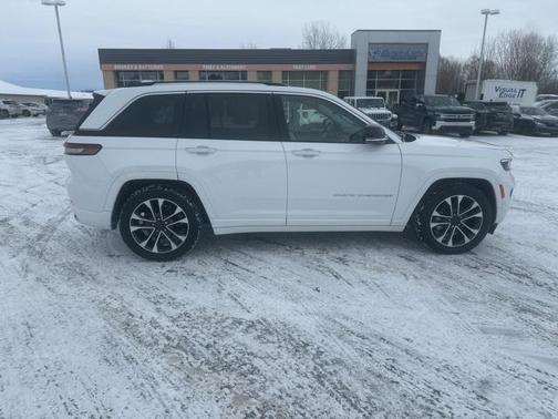 2022 Jeep Grand Cherokee Overland
