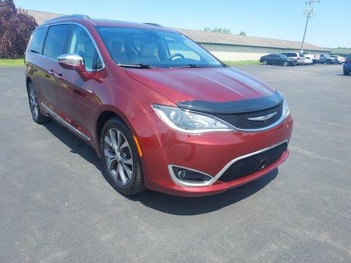 Velvet Red Pearlcoat 2017 Chrysler Pacifica Limited