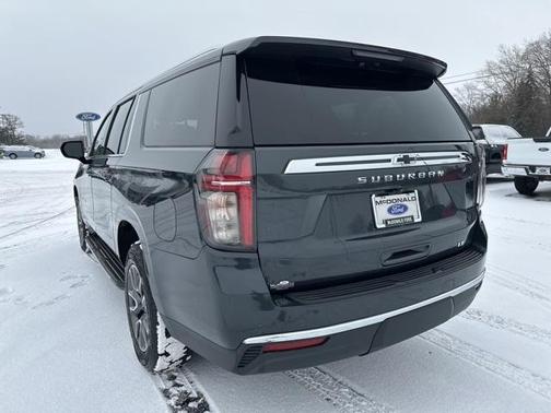 2022 Chevrolet Suburban LT