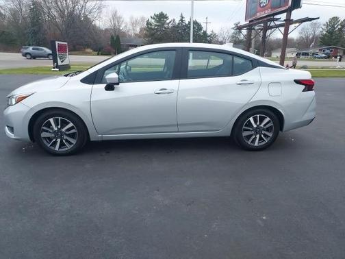 2023 Nissan Versa 1.6 SV