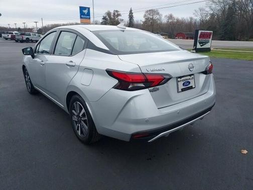 2023 Nissan Versa 1.6 SV