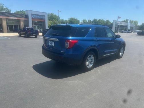 Atlas Blue Metallic 2022 Ford Explorer XLT