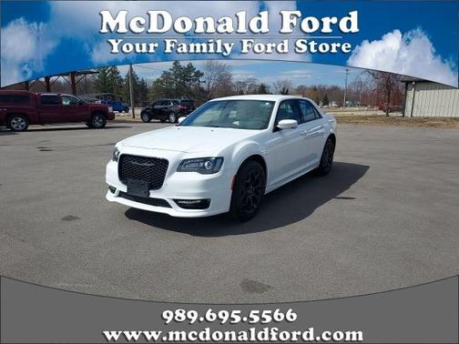 2023 Chrysler 300 Touring L