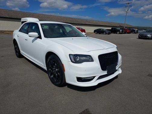2023 Chrysler 300 Touring L