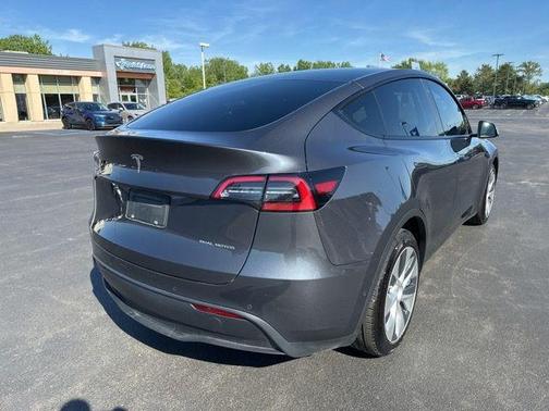 Midnight Silver Metallic 2021 Tesla Model Y Long Range