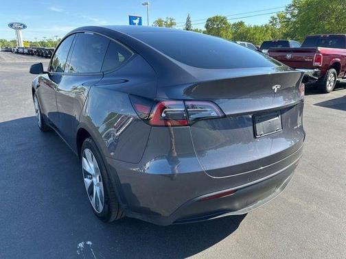 Midnight Silver Metallic 2021 Tesla Model Y Long Range