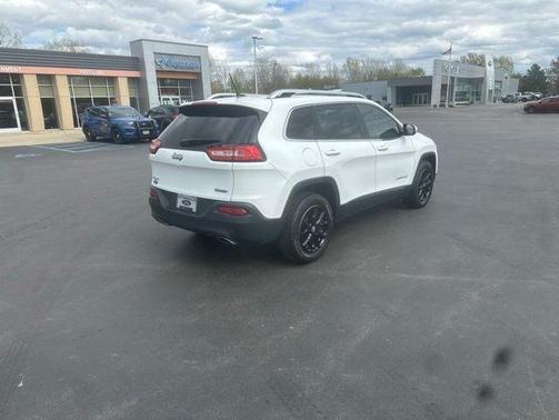 Bright White Clearcoat 2015 Jeep Cherokee Latitude
