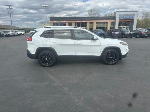 Bright White Clearcoat 2015 Jeep Cherokee Latitude
