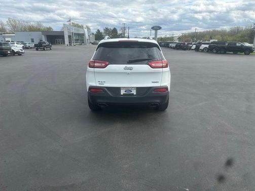 Bright White Clearcoat 2015 Jeep Cherokee Latitude