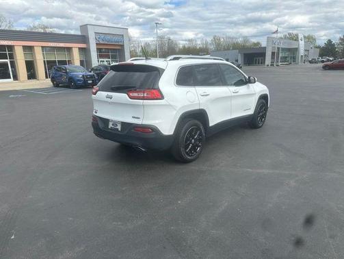 Bright White Clearcoat 2015 Jeep Cherokee Latitude