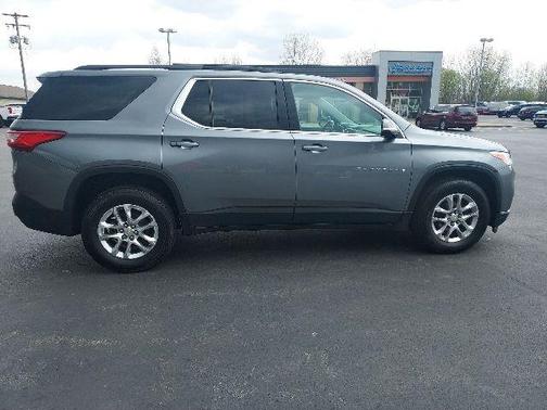 Satin Steel Metallic 2020 Chevrolet Traverse LT Cloth