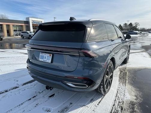 2025 Lincoln Nautilus Reserve