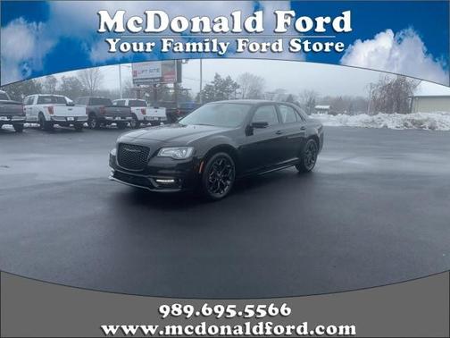 2023 Chrysler 300 Touring L