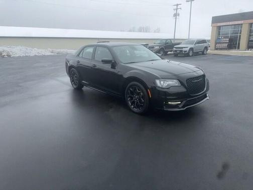 2023 Chrysler 300 Touring L